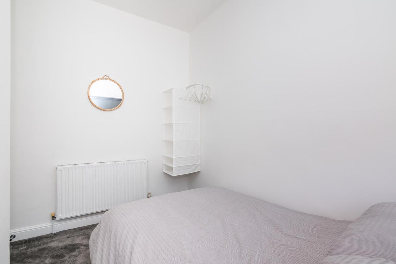 Stylish, Centrally Located Terrace - Pass The Key