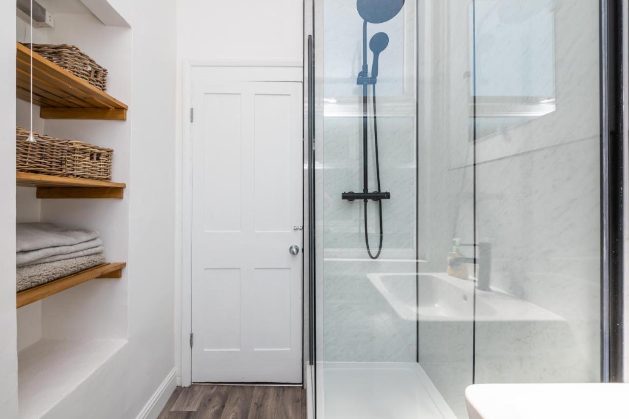 Stylish, Centrally Located Terrace - Pass The Key Casa de férias York