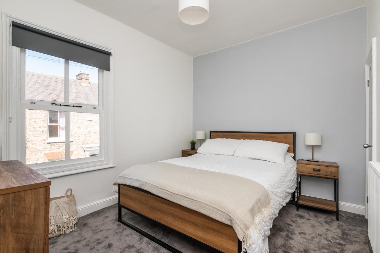 Stylish, Centrally Located Terrace - Pass The Key Casa de férias York