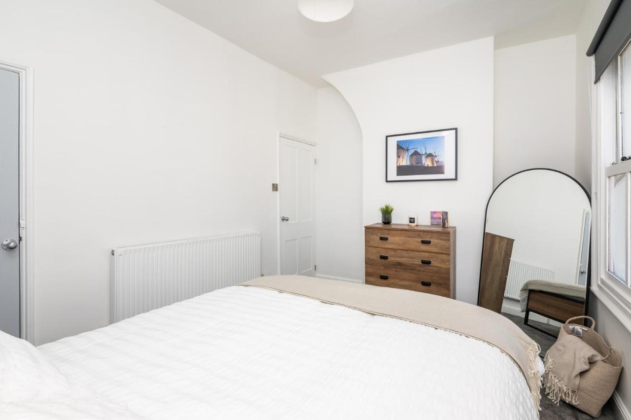 Stylish, Centrally Located Terrace - Pass The Key * York